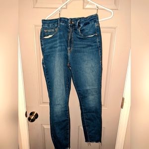 Good American Good Legs Cropped Jeans